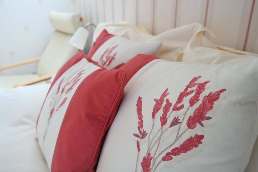Weston Cottage Poole Room photo