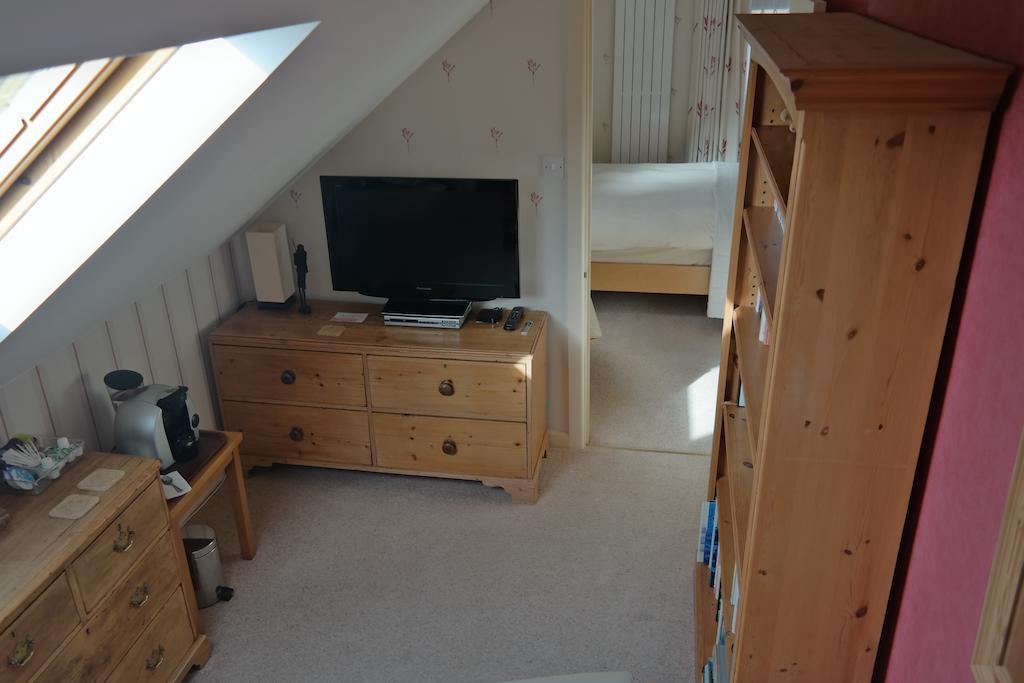 Weston Cottage Poole Room photo