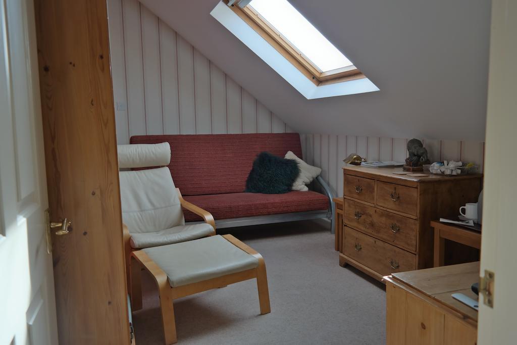 Weston Cottage Poole Room photo