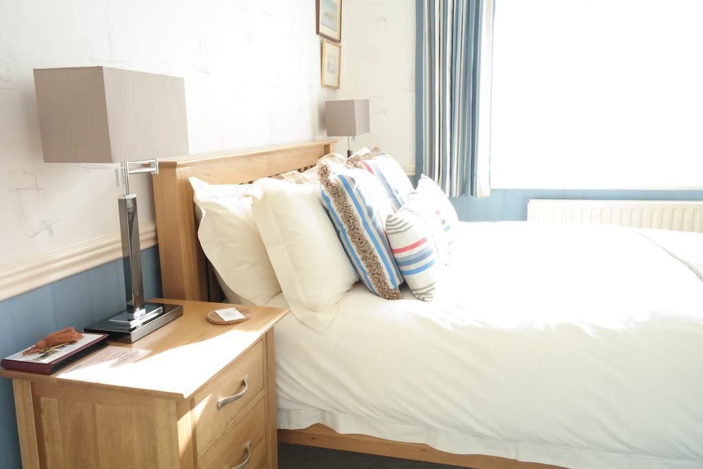 Weston Cottage Poole Room photo